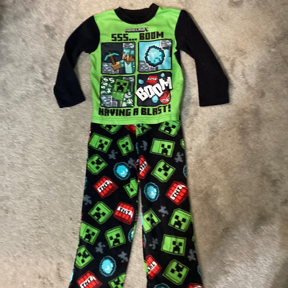 Minecraft Boy's Fleece Pajamas 2 Piece Set Long Sleeve Size 6